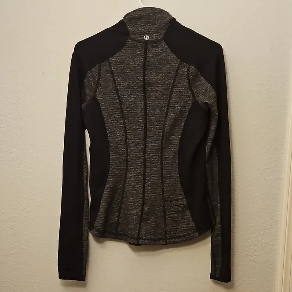 Lululemon Run U-Turn Pullover - Picture 6 of 7